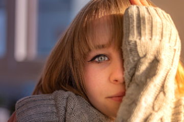Un volto di una ragazza a rappresentare il lato invisibile del vocabolario adolescenziale